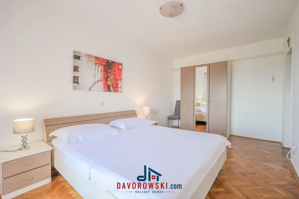 3-Bedroom Apartment in Medulin with Sea Views
