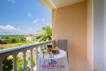 3-Bedroom Apartment in Medulin with Sea Views