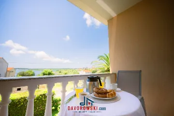 3-Bedroom Apartment in Medulin with Sea Views