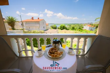 3-Bedroom Apartment in Medulin with Sea Views