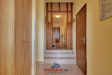3-Bedroom Apartment in Medulin with Sea Views