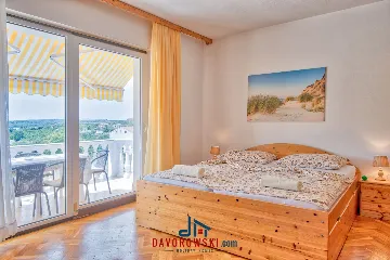 3-Bedroom Apartment in Medulin with Sea Views