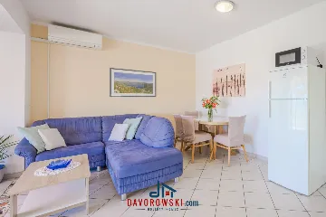 Sea-View Apartment for 4 in Medulin