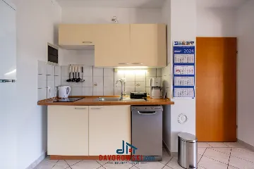 Sea-View Apartment for 4 in Medulin