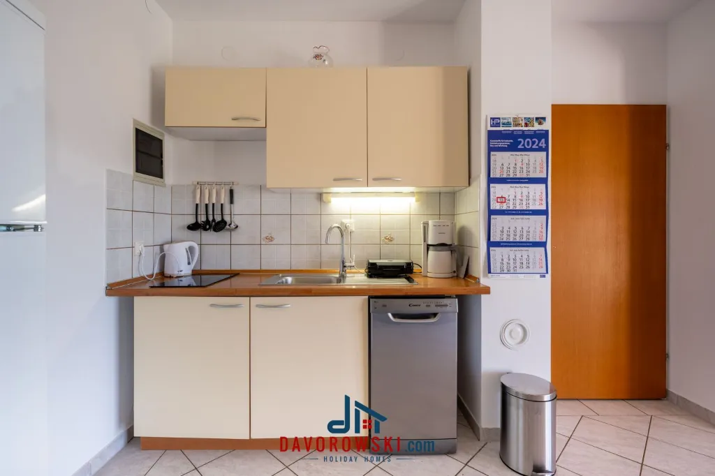 Sea-View Apartment for 4 in Medulin