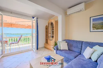 Sea-View Apartment for 4 in Medulin