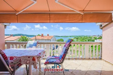 Sea-View Apartment for 4 in Medulin