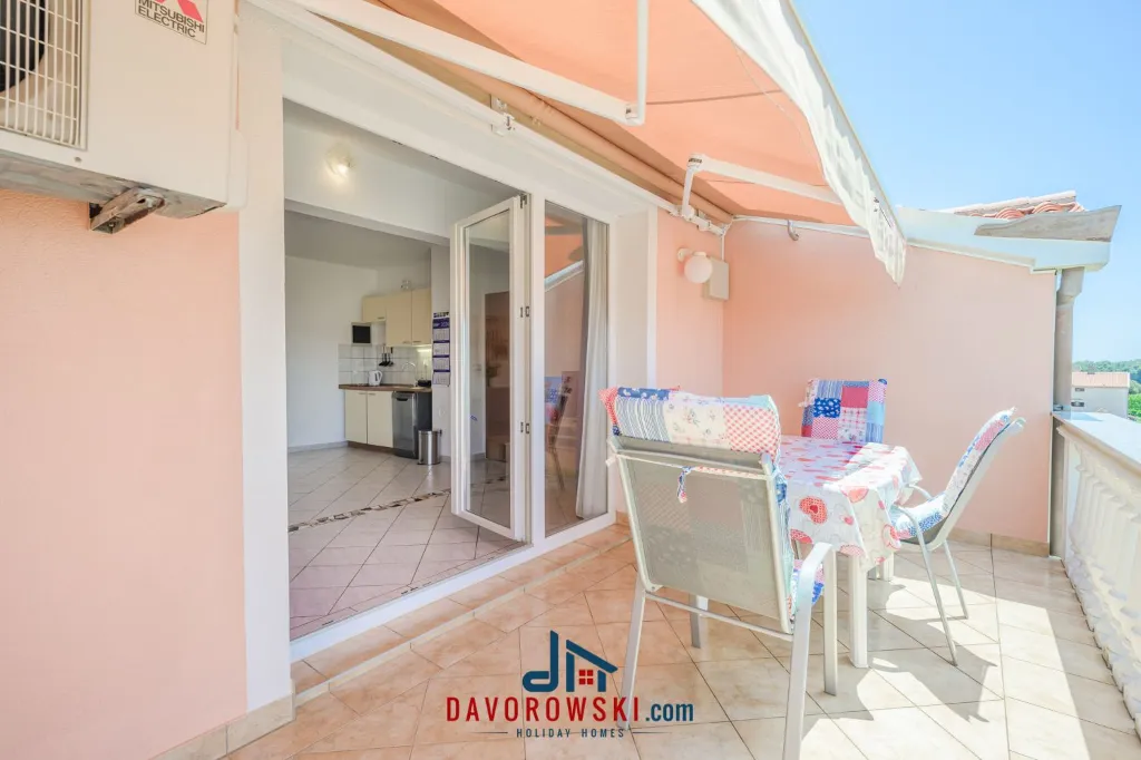 Sea-View Apartment for 4 in Medulin