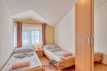 Sea-View Apartment for 4 in Medulin