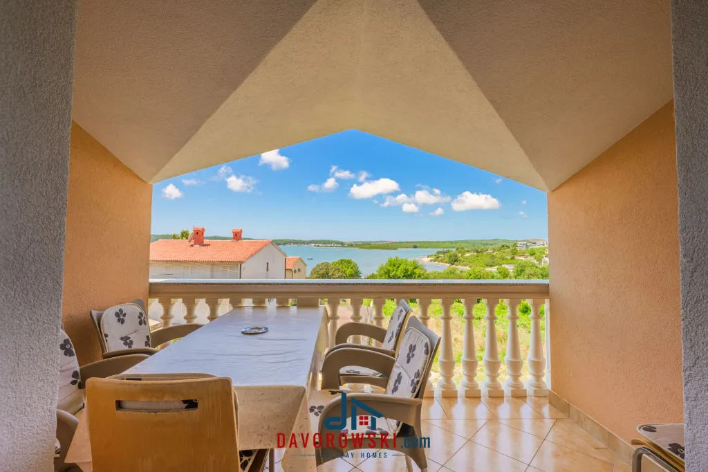 3-Bedroom Apartment with Sea View in Medulin