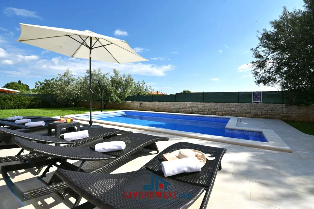 6-Guest Villa with Private Pool in Galižana