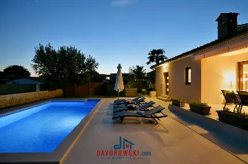6-Guest Villa with Private Pool in Galižana