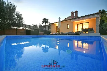 6-Guest Villa with Private Pool in Galižana