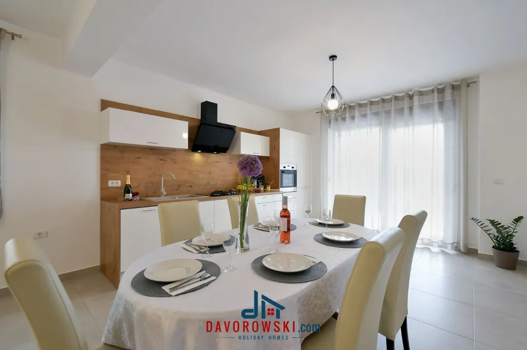 6-Guest Villa with Private Pool in Galižana