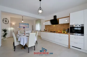 6-Guest Villa with Private Pool in Galižana