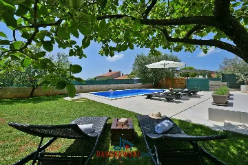6-Guest Villa with Private Pool in Galižana