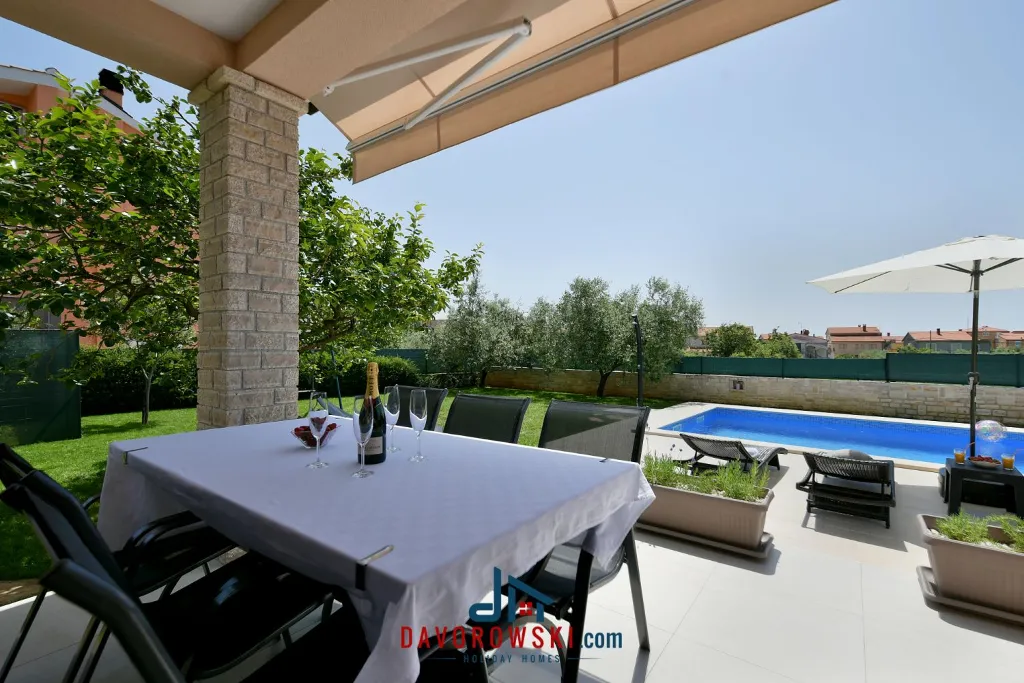 6-Guest Villa with Private Pool in Galižana
