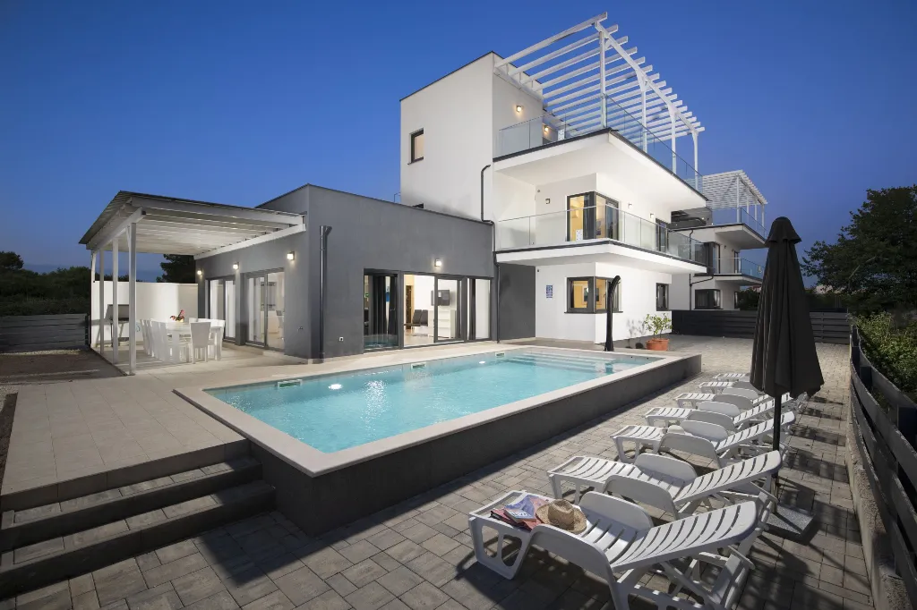 Pula Villa for 12 Guests with 50m² Pool