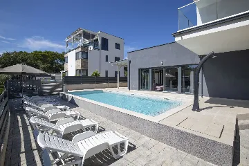 Pula Villa for 12 Guests with 50m² Pool