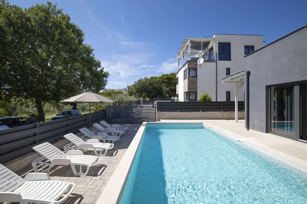 Pula Villa for 12 Guests with 50m² Pool