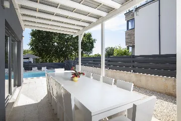 Pula Villa for 12 Guests with 50m² Pool