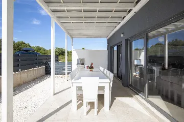 Pula Villa for 12 Guests with 50m² Pool