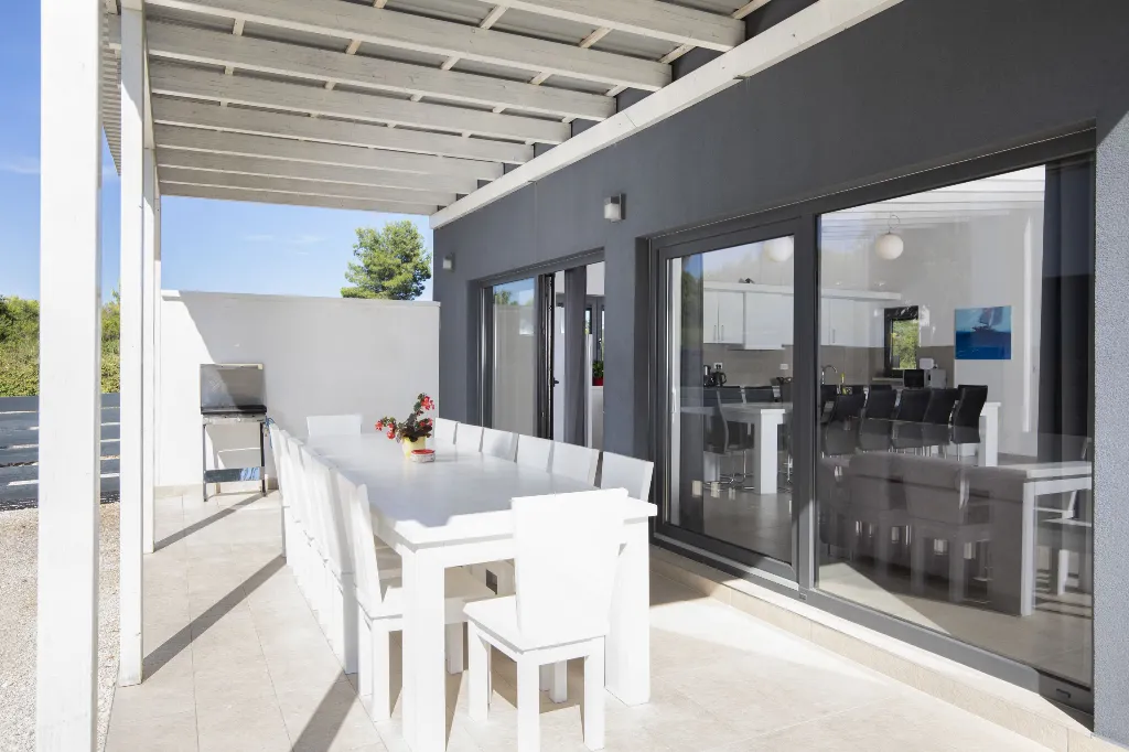 Pula Villa for 12 Guests with 50m² Pool