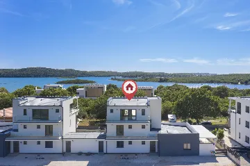 Pula Villa for 12 Guests with 50m² Pool