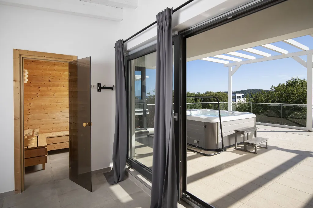 Pula Villa for 12 Guests with 50m² Pool