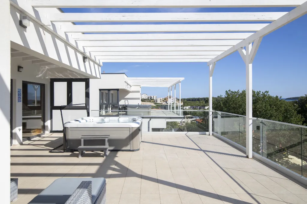 Pula Villa for 12 Guests with 50m² Pool