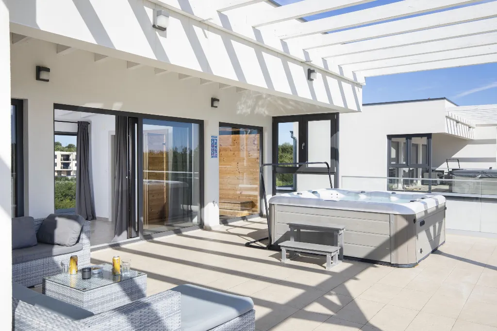 Pula Villa for 12 Guests with 50m² Pool