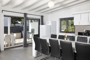 Pula Villa for 12 Guests with 50m² Pool