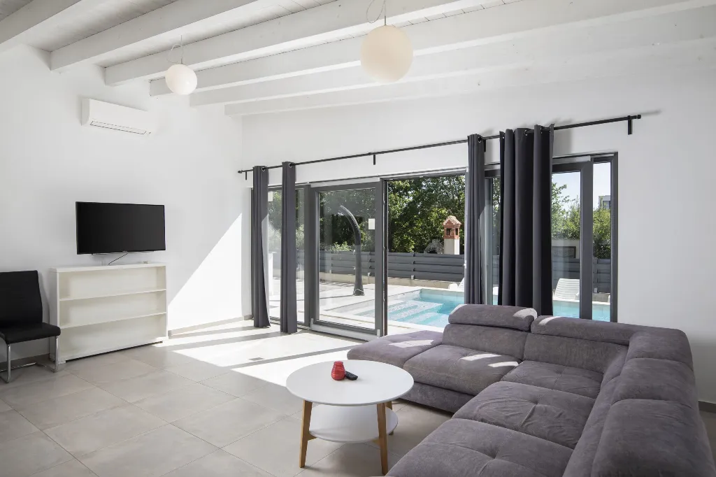 Pula Villa for 12 Guests with 50m² Pool