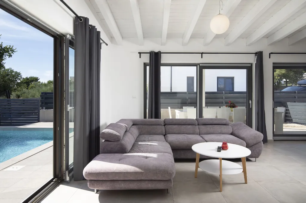 Pula Villa for 12 Guests with 50m² Pool