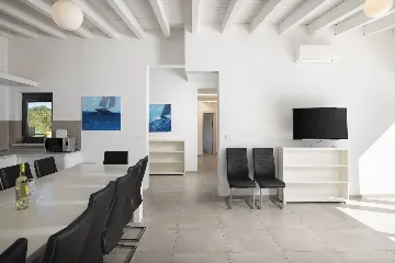 Pula Villa for 12 Guests with 50m² Pool