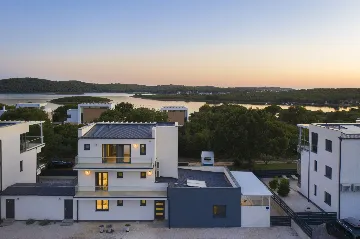 Pula Villa for 12 Guests with 50m² Pool