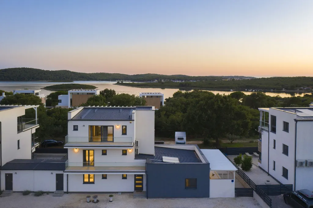 Pula Villa for 12 Guests with 50m² Pool