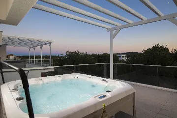 Pula Villa for 12 Guests with 50m² Pool