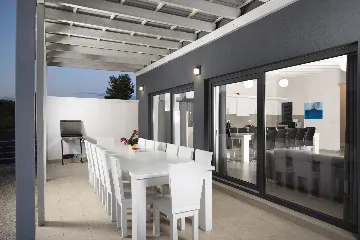 Pula Villa for 12 Guests with 50m² Pool