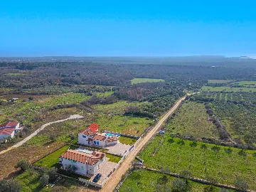 4-Bedroom Villa in Vodnjan for 8 Guests