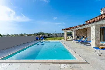 4-Bedroom Villa in Vodnjan for 8 Guests