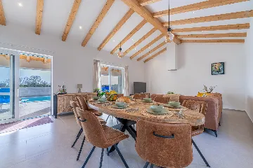 4-Bedroom Villa in Vodnjan for 8 Guests