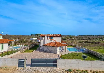 4-Bedroom Villa in Vodnjan for 8 Guests