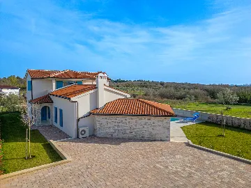 4-Bedroom Villa in Vodnjan for 8 Guests