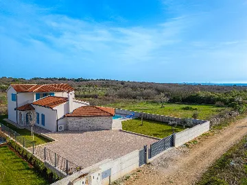 4-Bedroom Villa in Vodnjan for 8 Guests