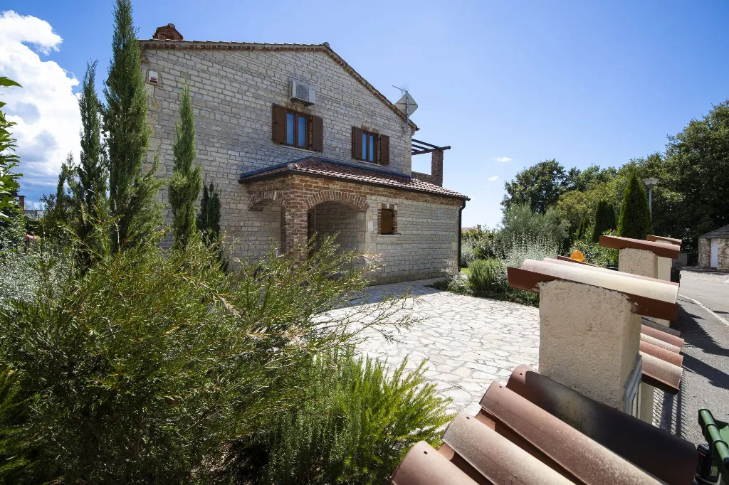 Svetvinčenat Villa with 4 Bedrooms and Private Pool