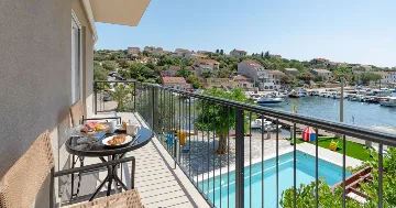 Modern Sea-View Apartment in Novalja for Up to 4