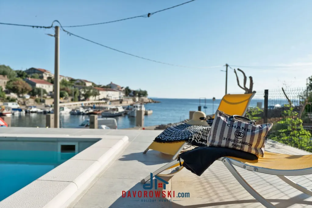 Modern Sea-View Apartment in Novalja for Up to 4