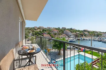 Modern Sea-View Apartment in Novalja for Up to 4