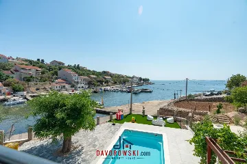 Modern Sea-View Apartment in Novalja for Up to 4